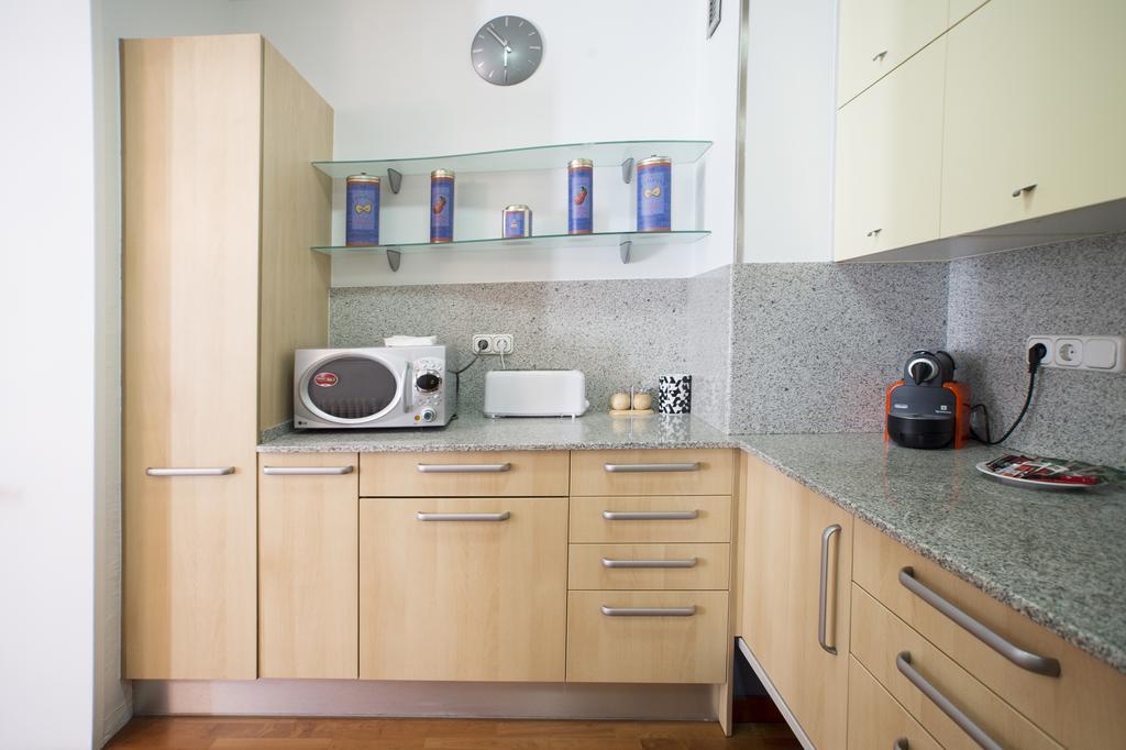 Canela Homes Barcelona Universitat Luaran gambar