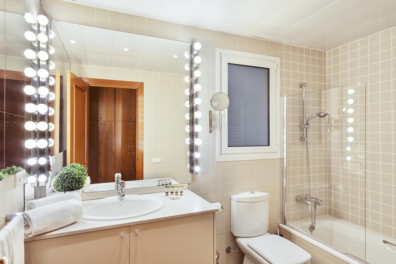 Canela Homes Barcelona Universitat Luaran gambar